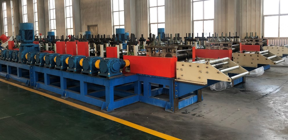 container plate forming machine