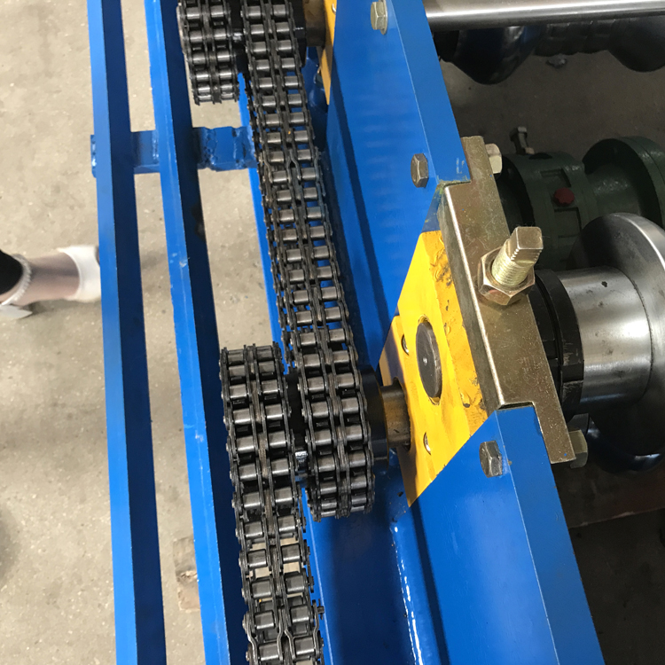 Glazed step tile roll forming machine