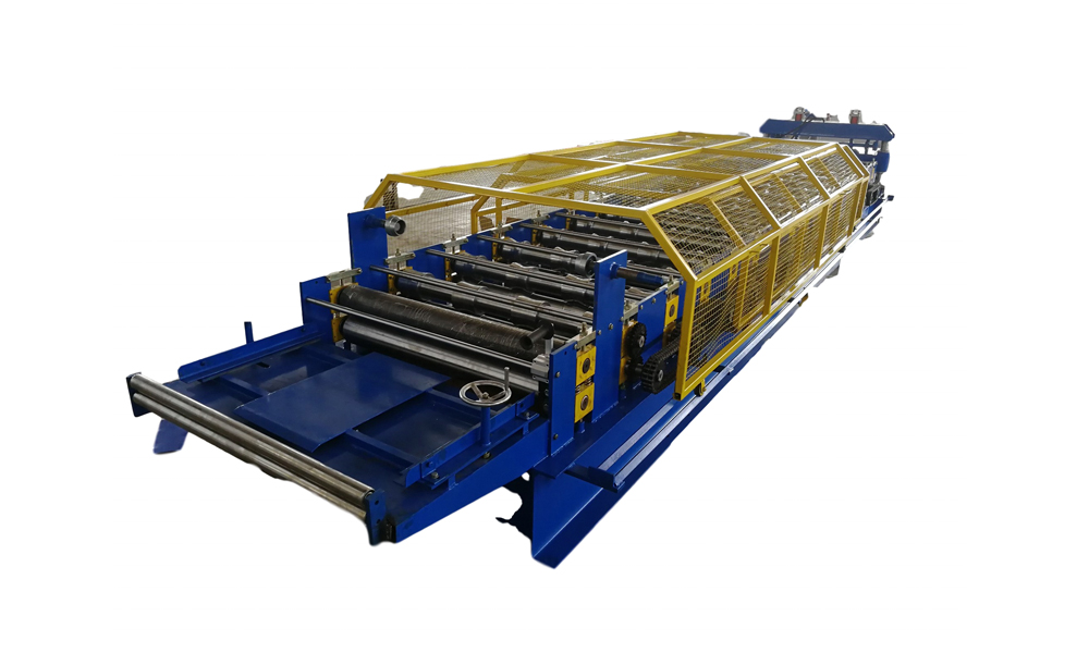 Roofing sheet roll forming machine