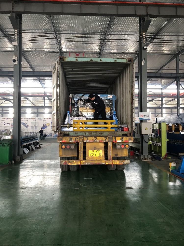 ماكينة تشكيل الصاج المموج جاهز للشحن للعملاء