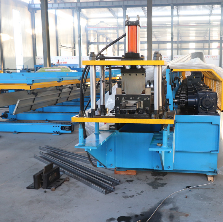 C-shaped steel forming machine