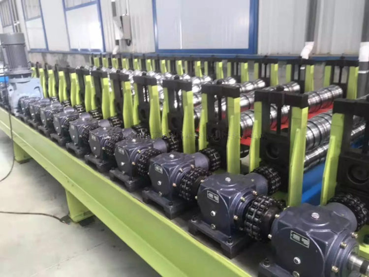 tr4 roll forming machine.png