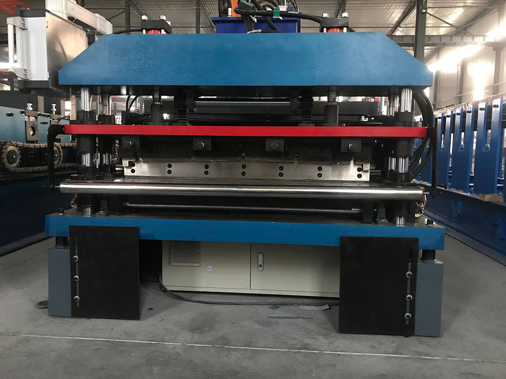 standing seam roll forming machine(1).jpg