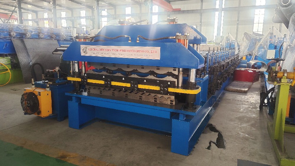 What are the advantages of the double layer roll forming machine?
