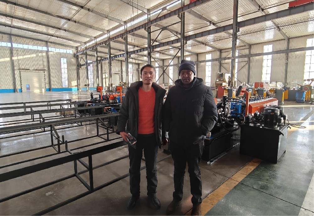 Kenyan customer come to visit our factory